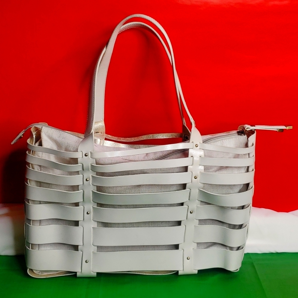 Monsac beautiful Handbag, unused